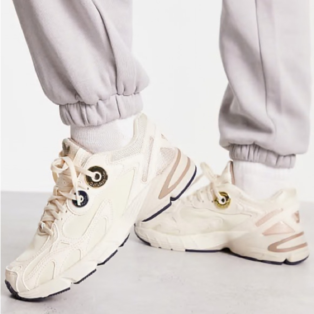 Adidas Astir Sneakers